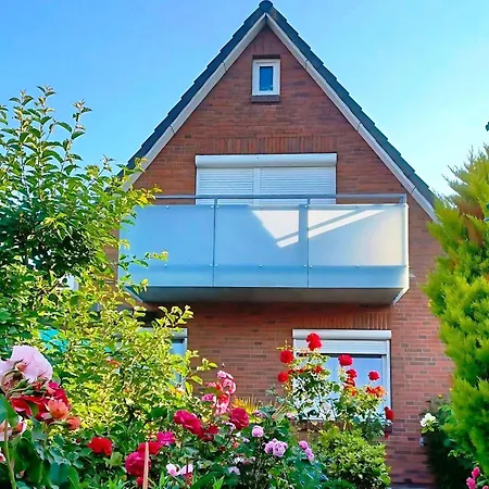 Im Appartementhaus Stapel, *