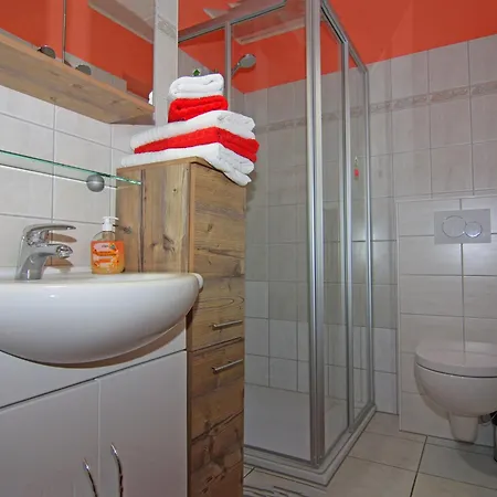 Im Appartementhaus Stapel, * Büsum